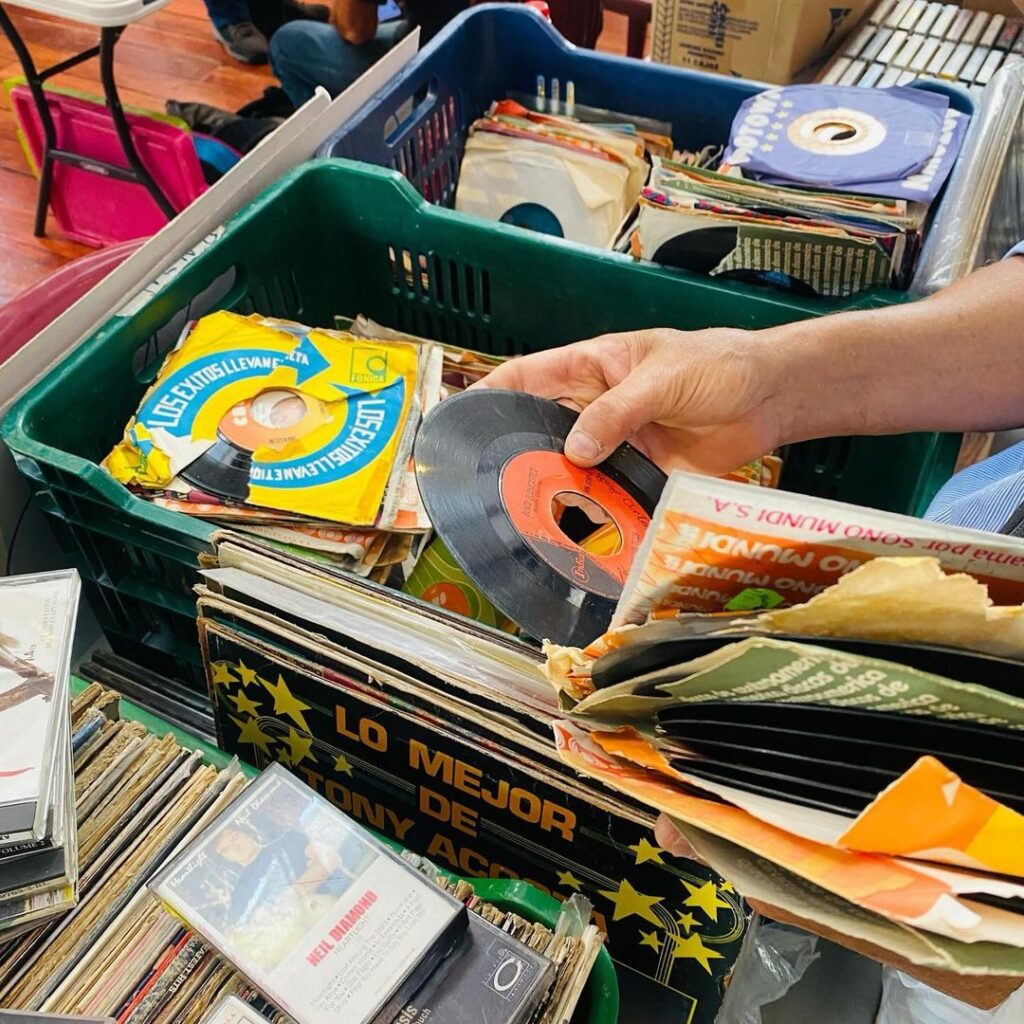 Enjoy the Vinyl Record Cultural Fair in San José: music, culture, and collecting on September 1st, free admission!