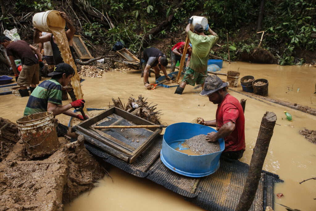 Minería en Crucitas