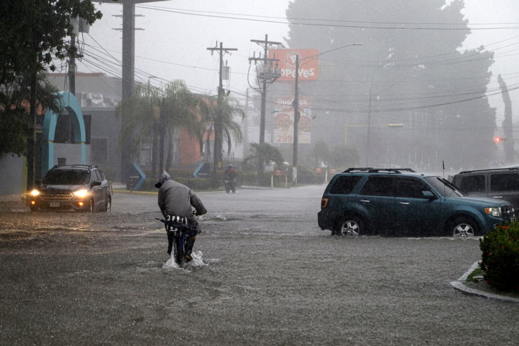 Sara: Una Tormenta Tropical que Deja Cicatrices en Centroamérica